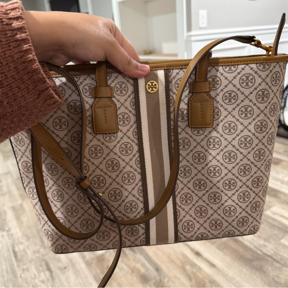 Tory Burch monogram tote - Picture 2 of 5